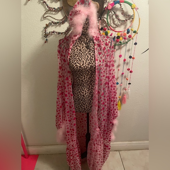 Rare Dolls Kill Sugar Thrillz Pink Heart Mesh Wrap Faux Fur Robe - Picture 3 of 10